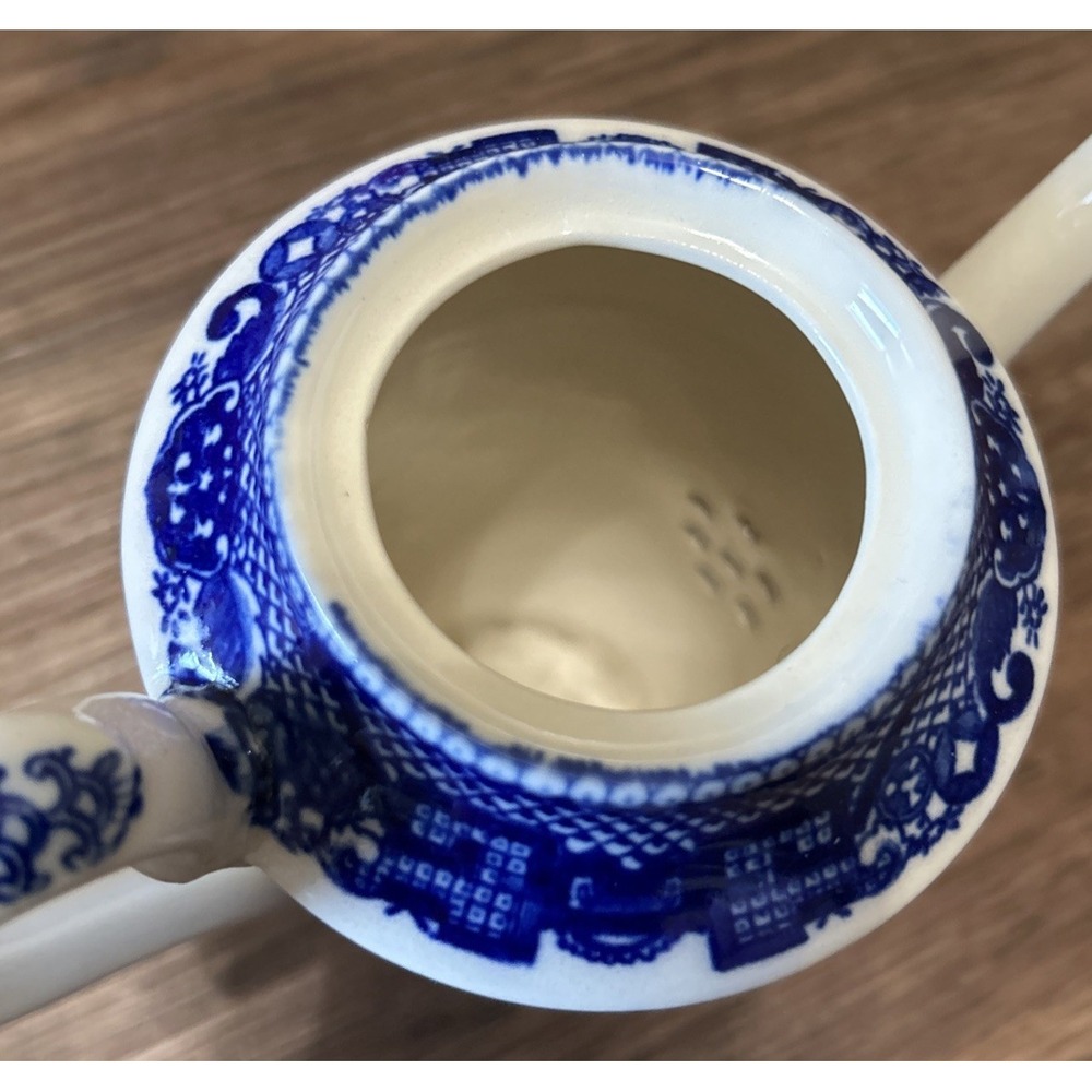 Vintage Blue Willow Tea Coffee Pot 7.5" Broken Lid Japan Blue white - Picture 6 of 9